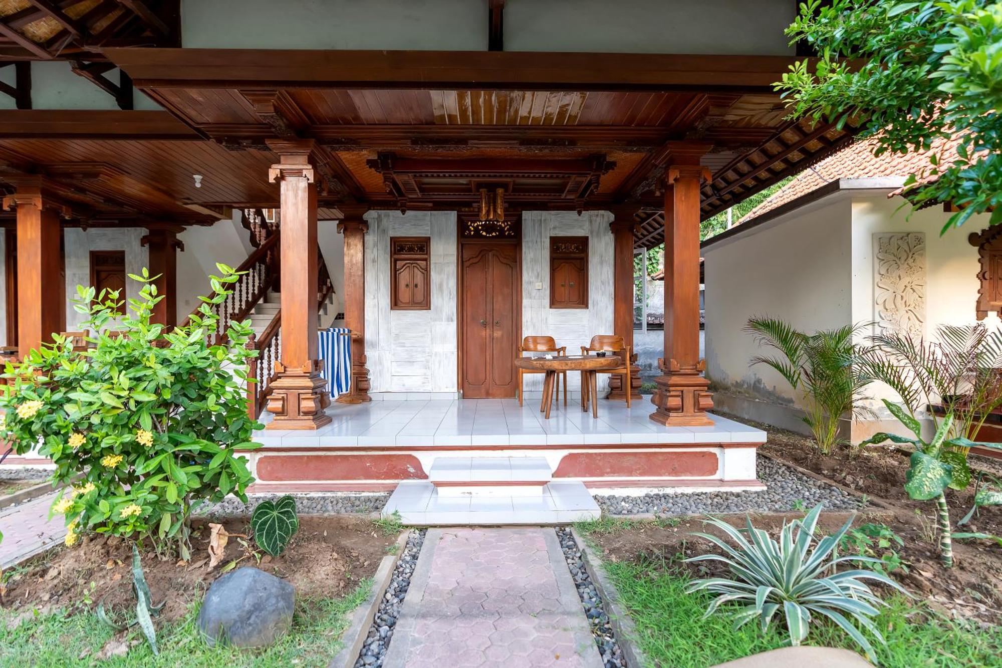Ganesh Beach Hotel Candi Dasa  Exterior photo