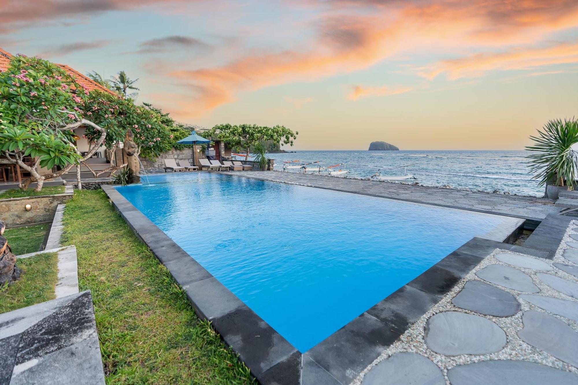 Ganesh Beach Hotel Candi Dasa  Exterior photo