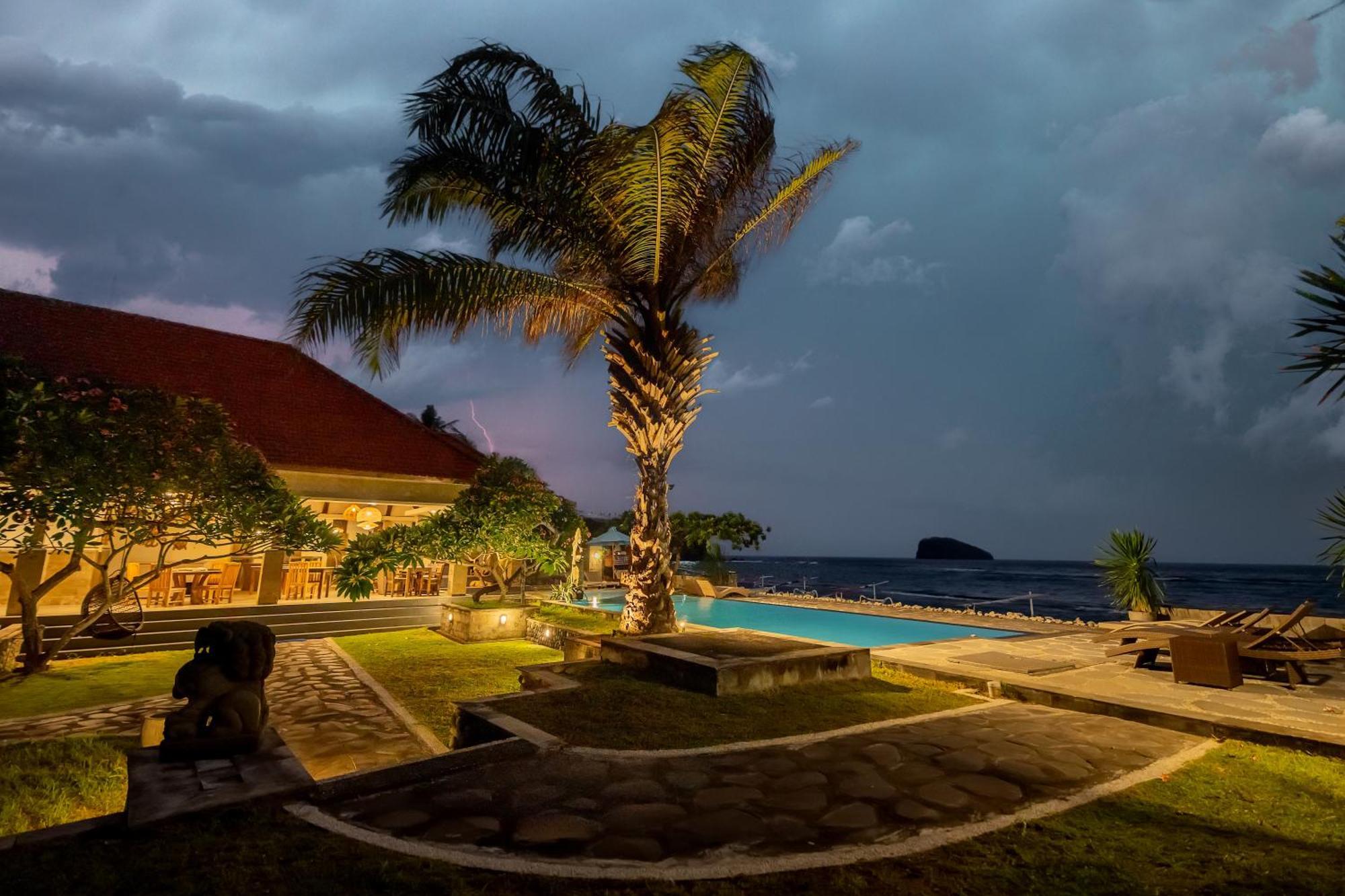 Ganesh Beach Hotel Candi Dasa  Exterior photo