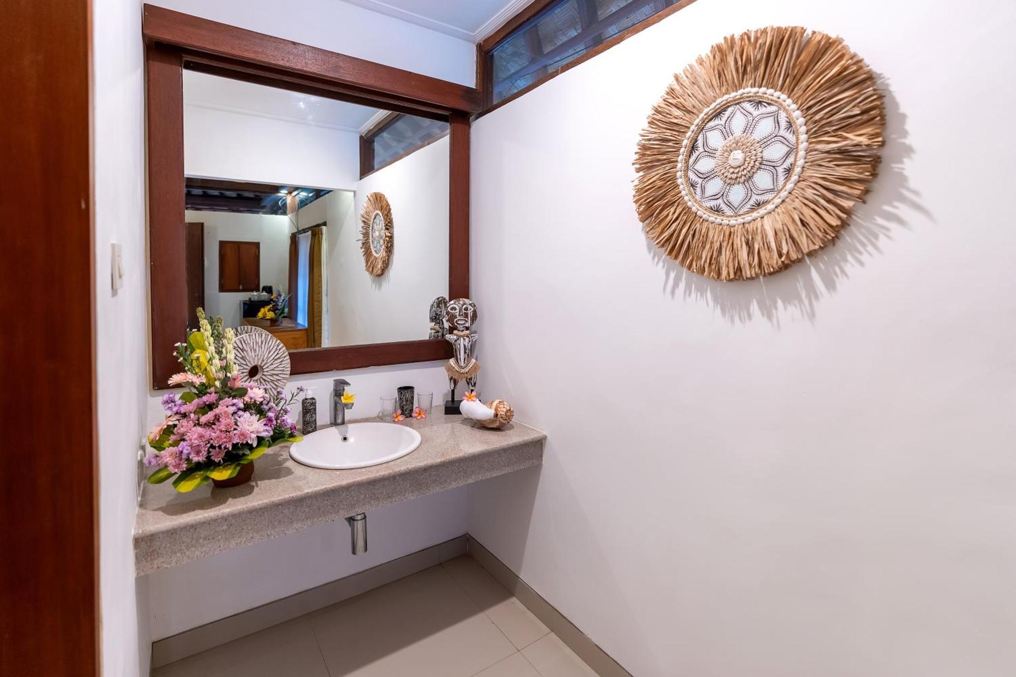 Ganesh Beach Hotel Candi Dasa  Exterior photo